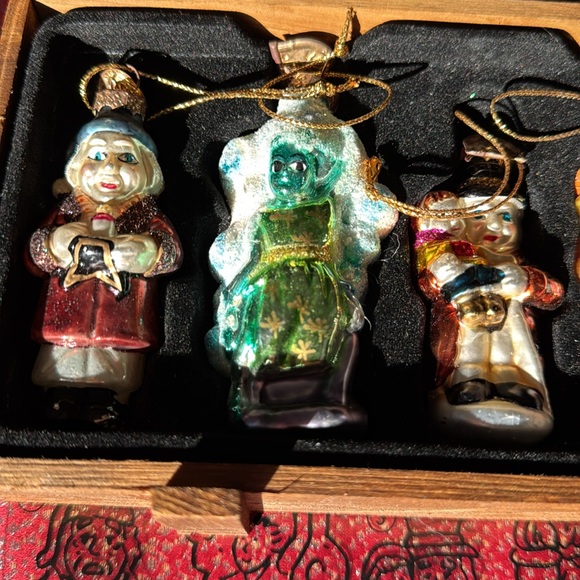 Thomas Pacconi Classics 2004 Collection A Christmas Carol glass tree ornaments - Picture 5 of 7